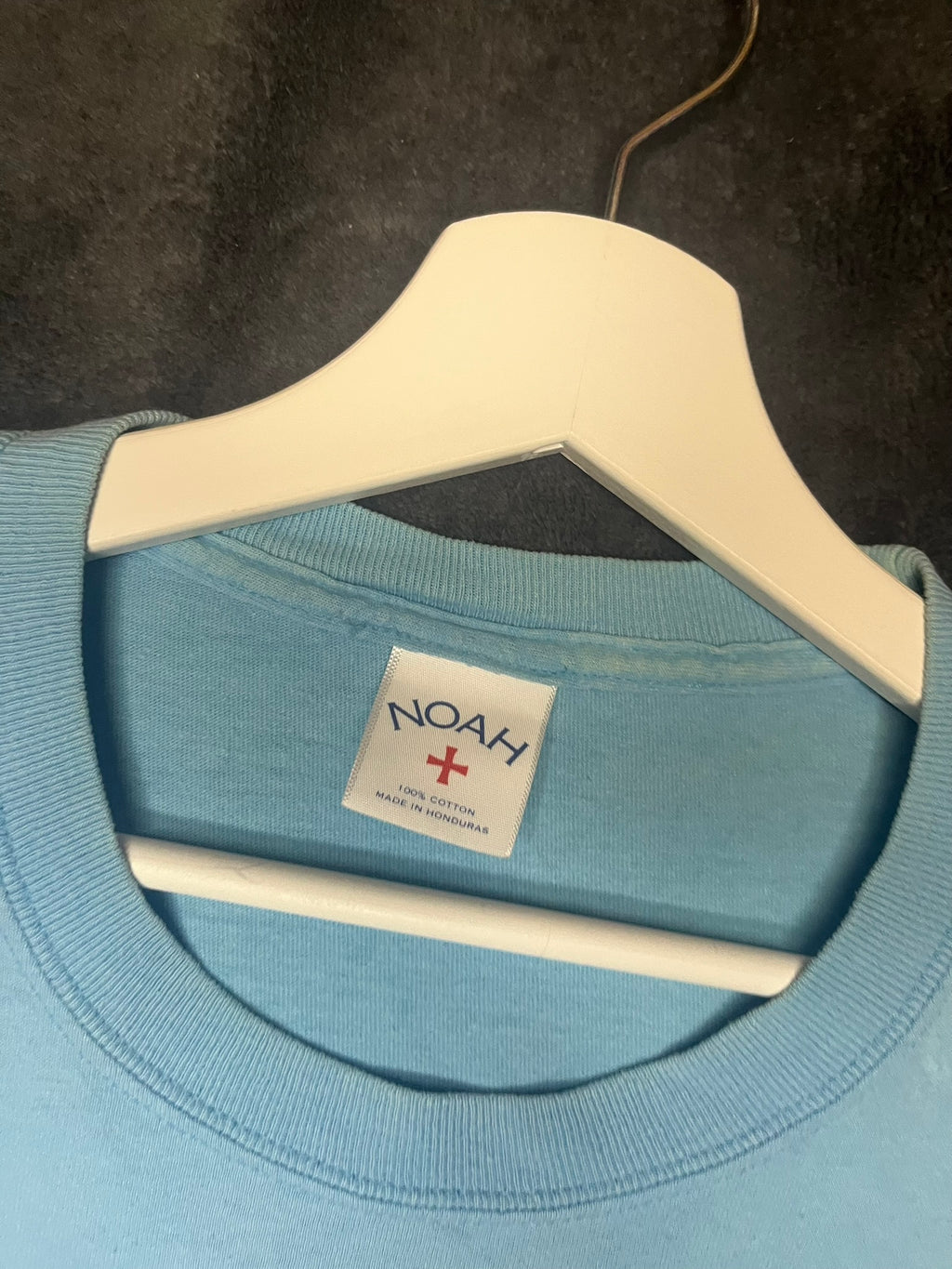 Noah Core Logo Tee hellblau