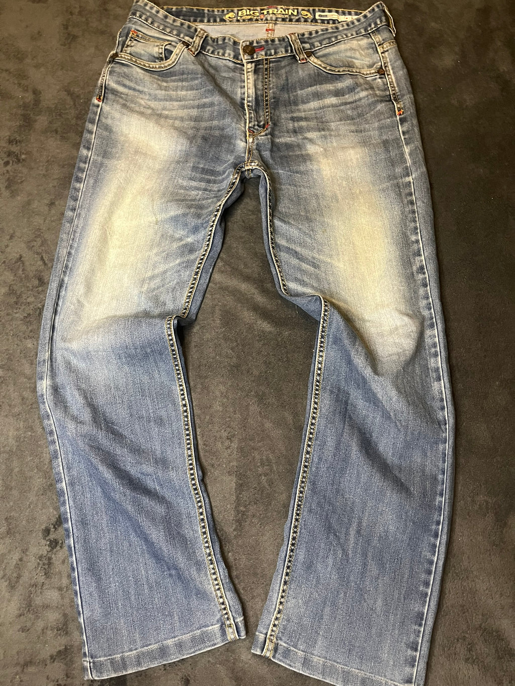 osaka-big-train-baggy-jeans