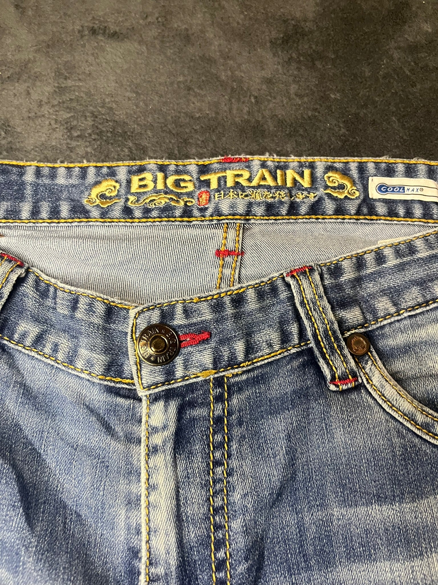 osaka-big-train-baggy-jeans