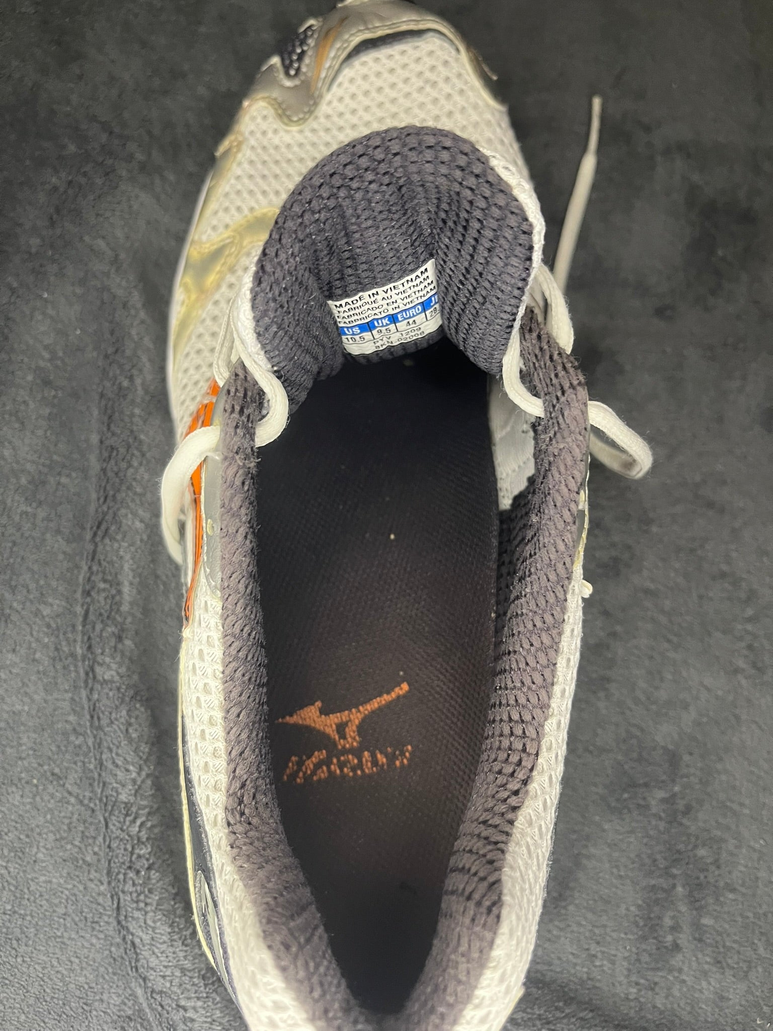 mizuno-wave-creation-running-shoes